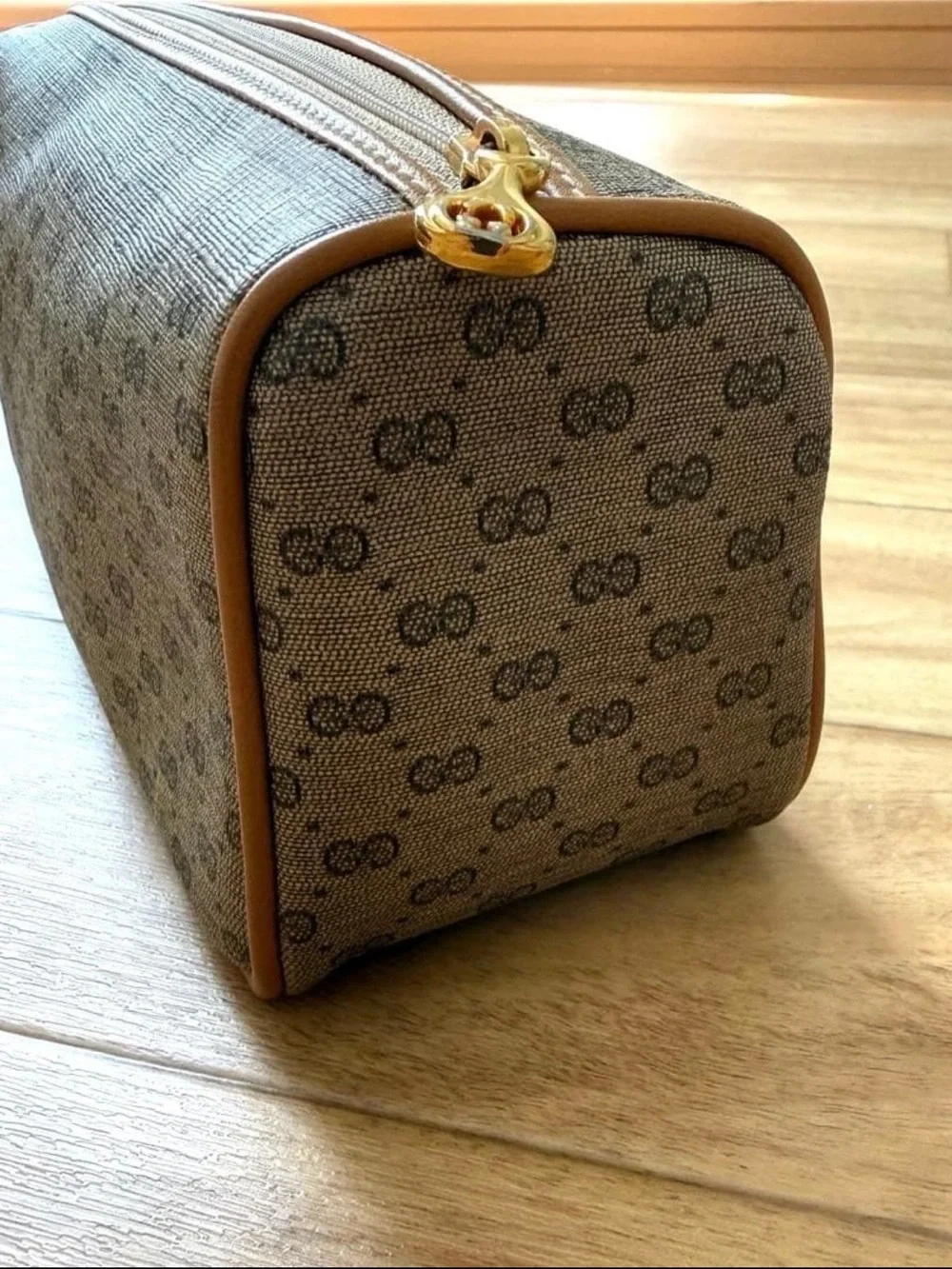 Gucci toiletry case